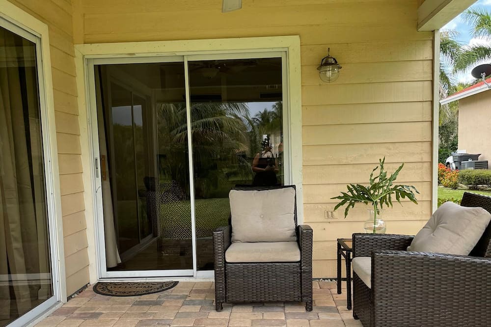 Photo of Patio Balcony in Wellington