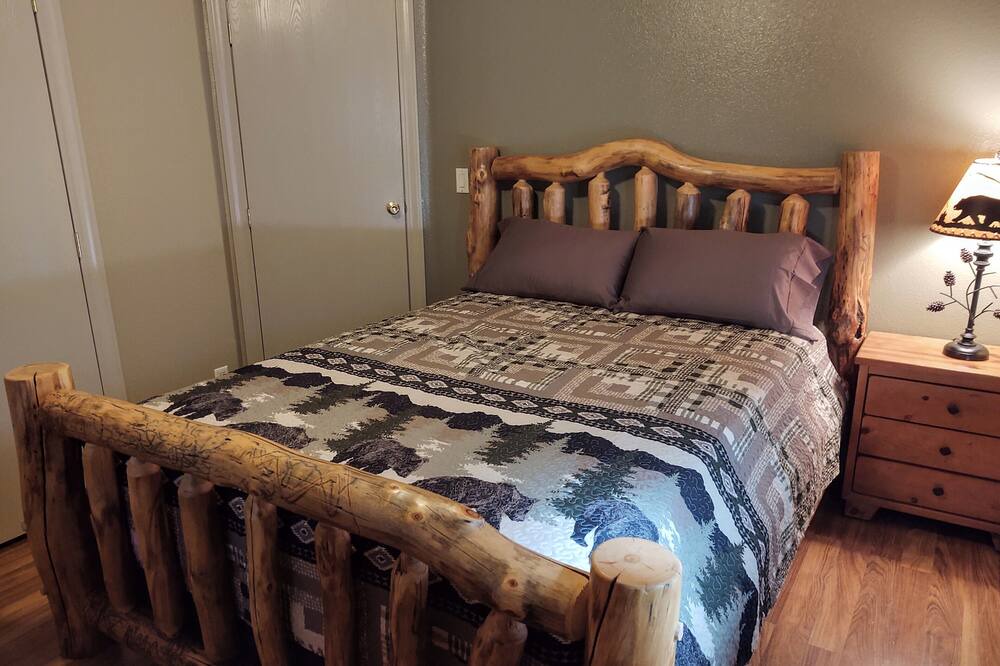 Photo of Bedroom in Lake City