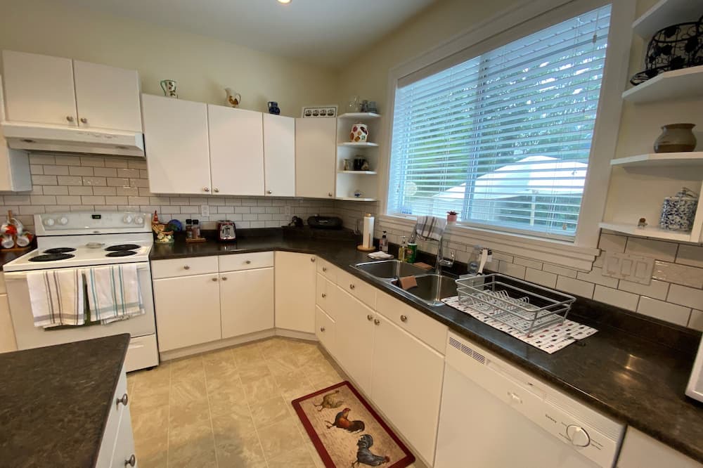 Photo of Kitchen in Surrey