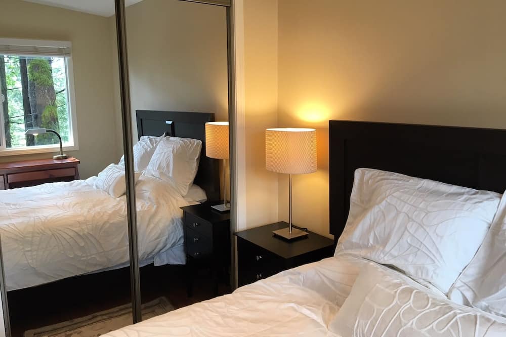 Photo of Bedroom in Mill Bay