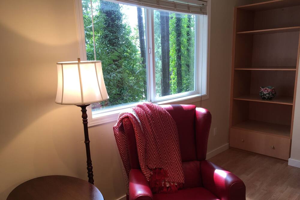 Photo of Livingroom in Mill Bay