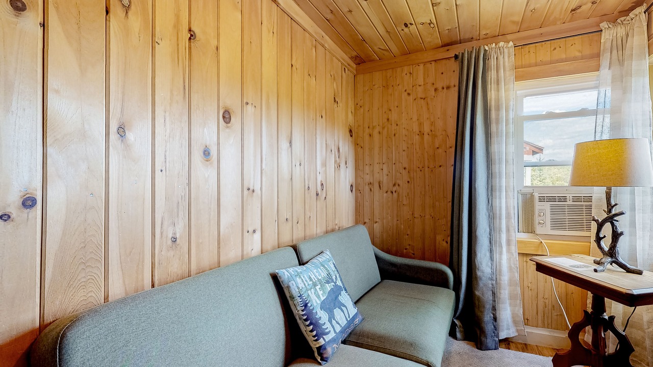 Photo of Livingroom in Thornton