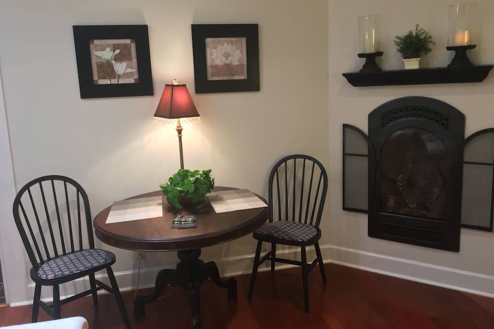 Photo of Livingroom in Cobble Hill