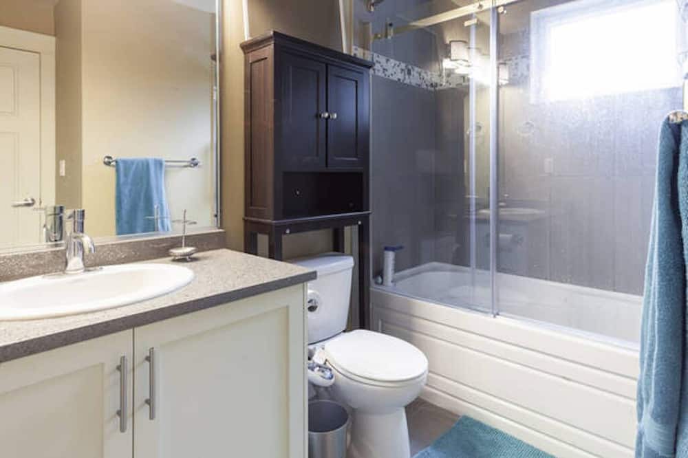 Photo of Bathroom in Grandview-Woodland