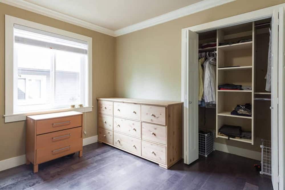 Photo of Bedroom in Grandview-Woodland
