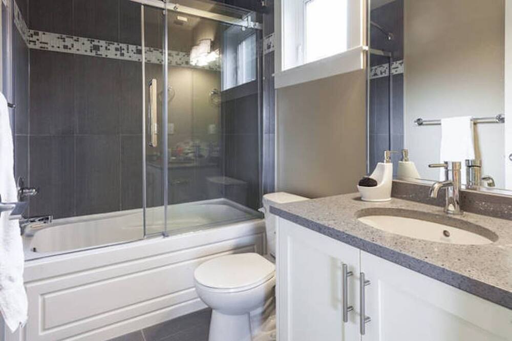 Photo of Bathroom in Grandview-Woodland