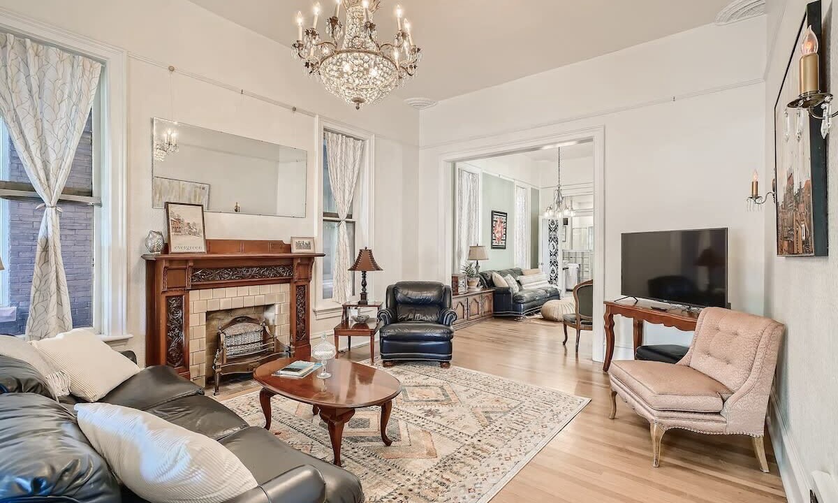 Photo of Livingroom in Five Points