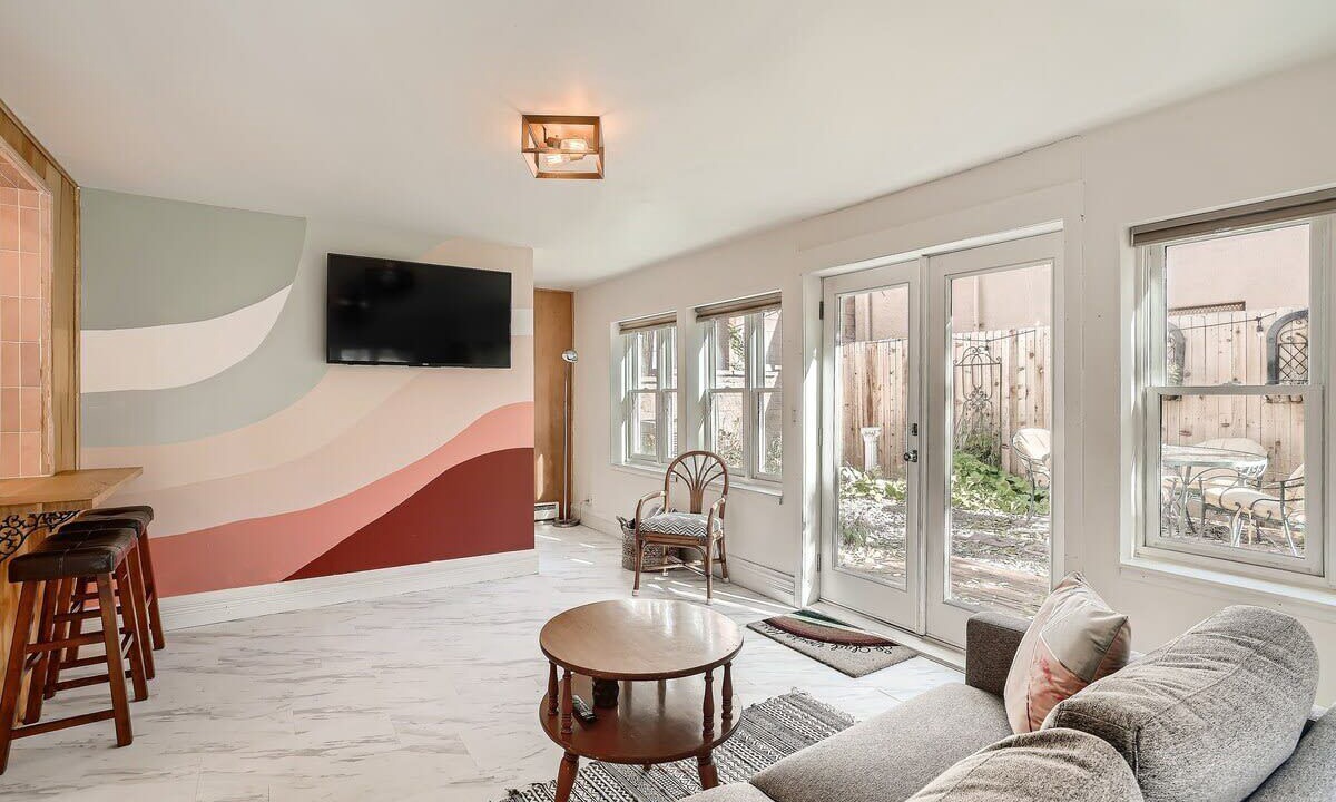 Photo of Livingroom in Five Points