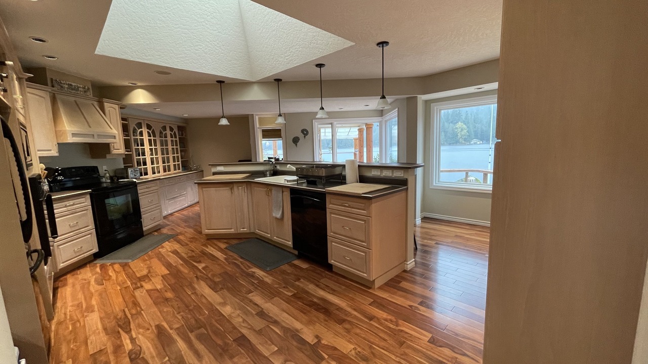 Photo of Kitchen in Shawnigan Lake