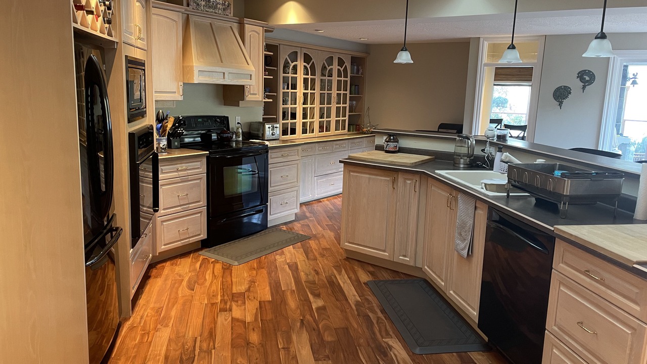 Photo of Kitchen in Shawnigan Lake