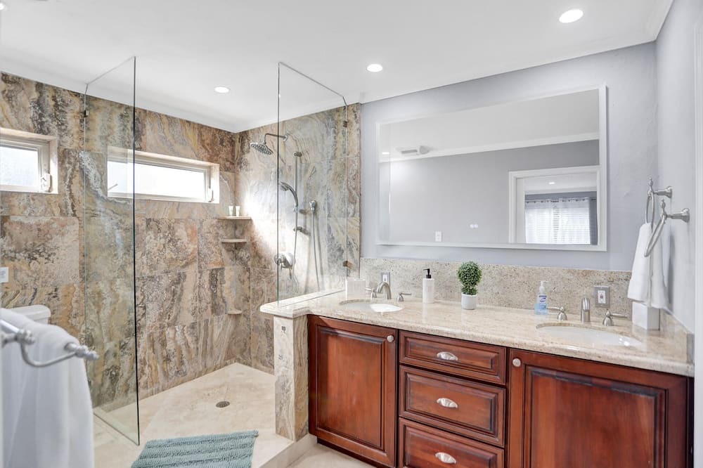 Photo of Bathroom in Lighthouse Point