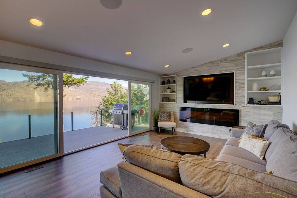 Photo of Livingroom in Central Okanagan