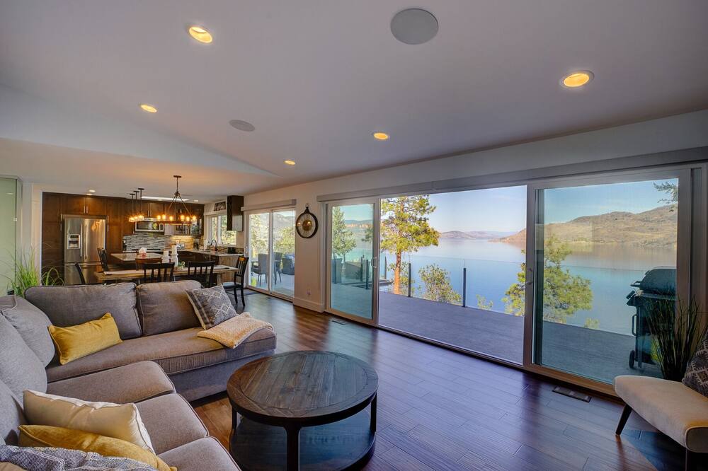 Photo of Livingroom in Central Okanagan