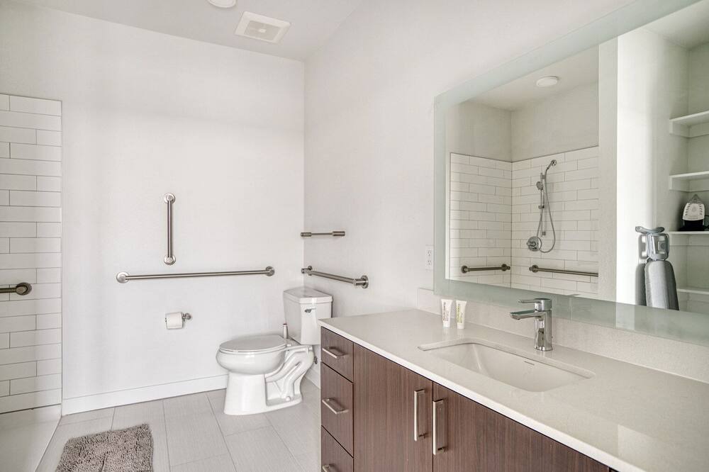 Photo of Bathroom in Five Points