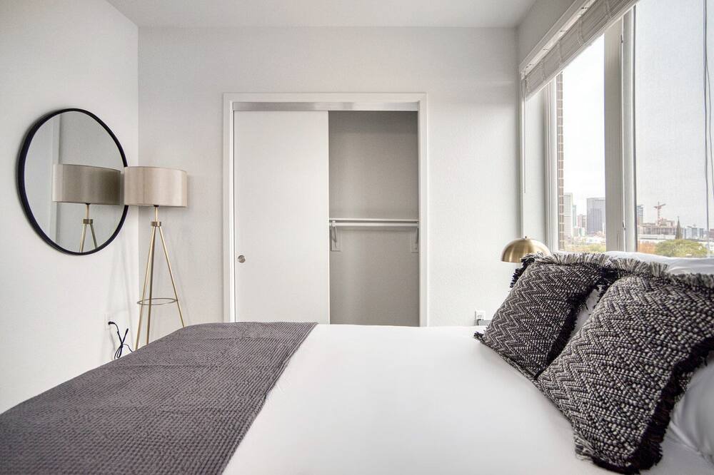 Photo of Bedroom in Five Points