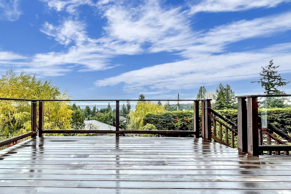 Photo of Patio Balcony in West Sechelt
