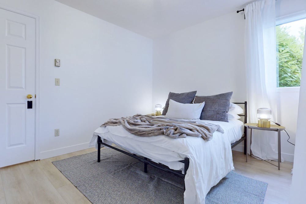 Photo of Bedroom in West Sechelt