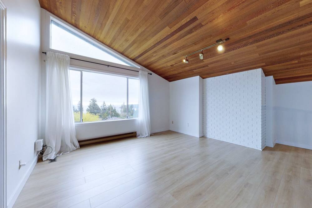 Photo of Bedroom in West Sechelt