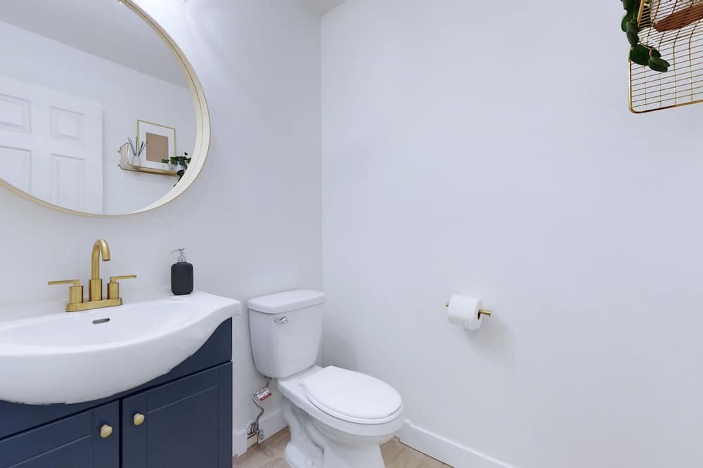 Photo of Bathroom in West Sechelt