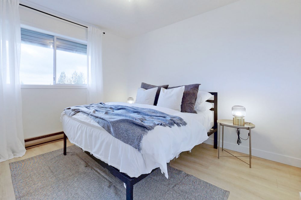 Photo of Bedroom in West Sechelt