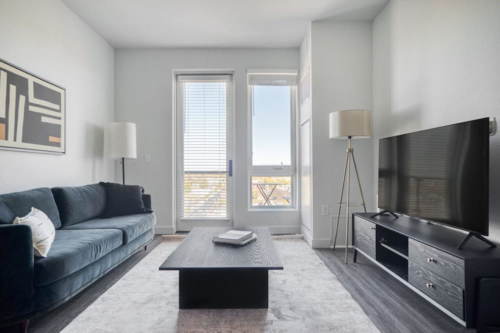 Photo of Livingroom in Five Points