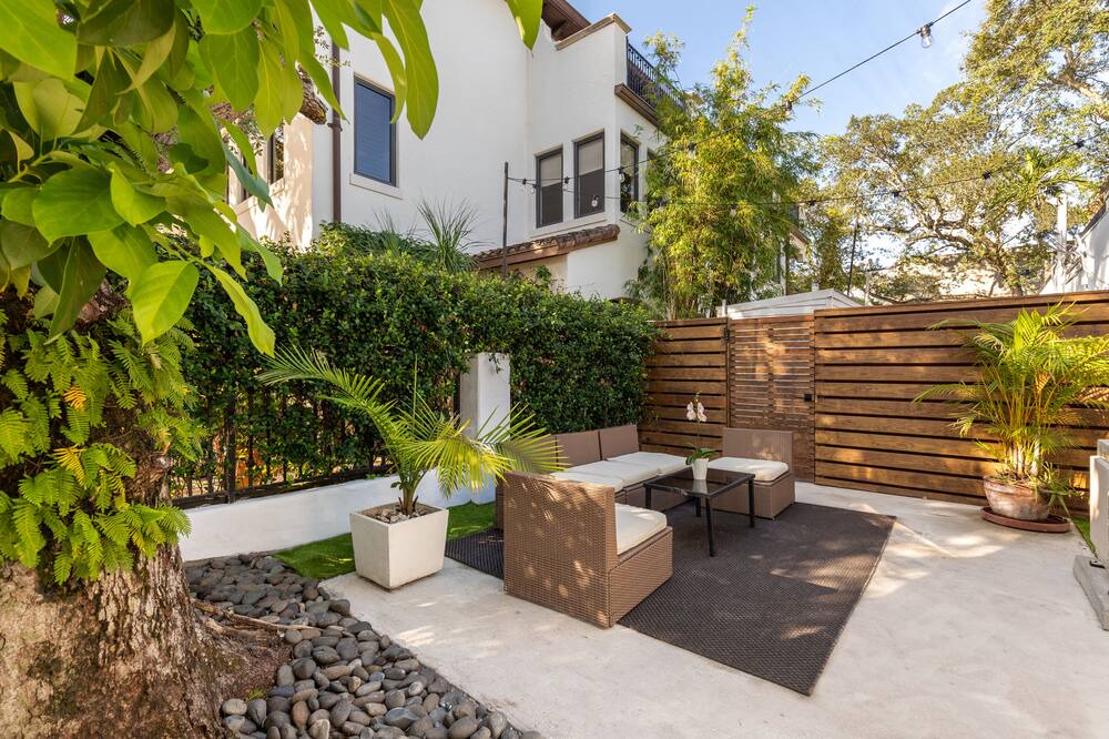 Photo of Patio Balcony in Colee Hammock