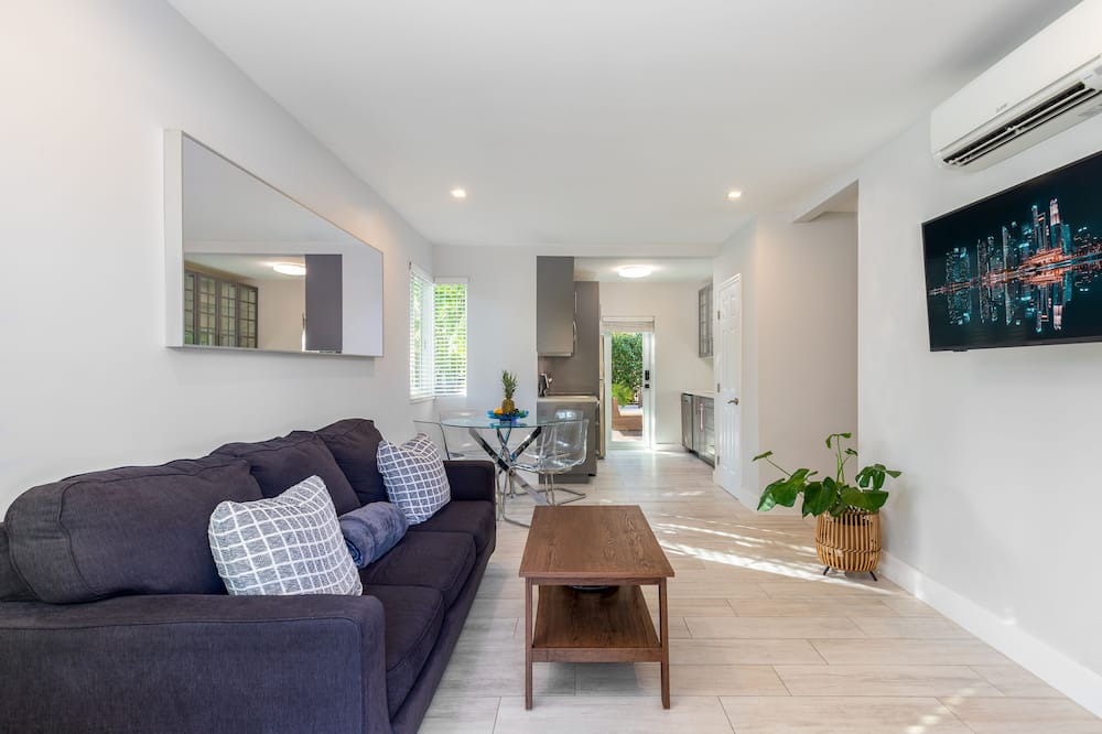 Photo of Livingroom in Colee Hammock