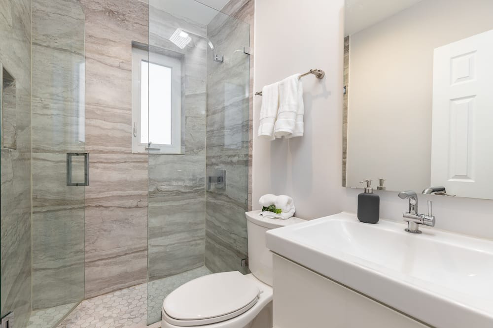 Photo of Bathroom in Colee Hammock