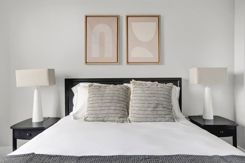 Photo of Bedroom in Five Points