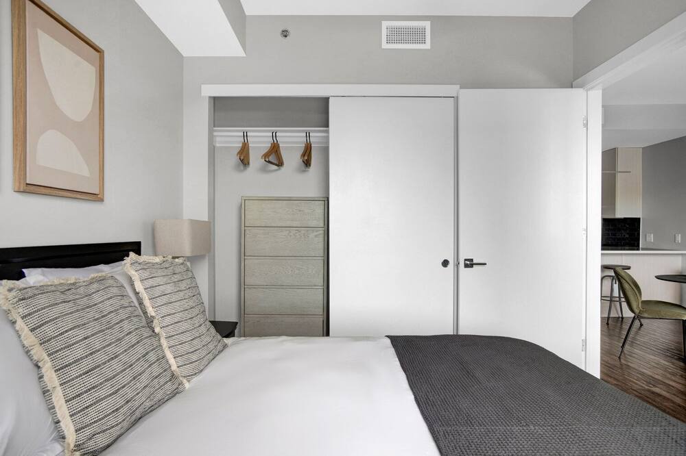 Photo of Bedroom in Five Points