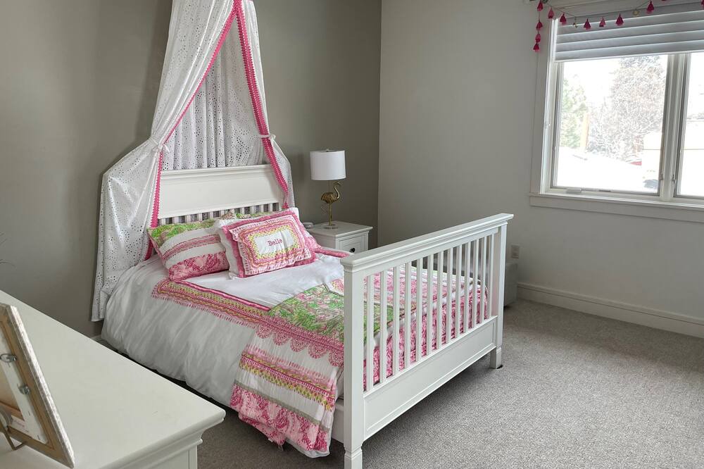 Photo of Bedroom in Cory