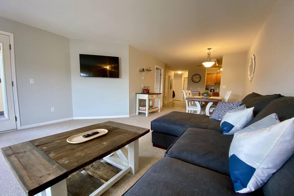 Photo of Livingroom in Okanagan-Similkameen