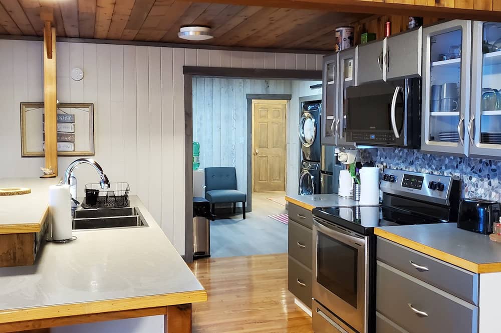 Photo of Kitchen in Harrison Hot Springs