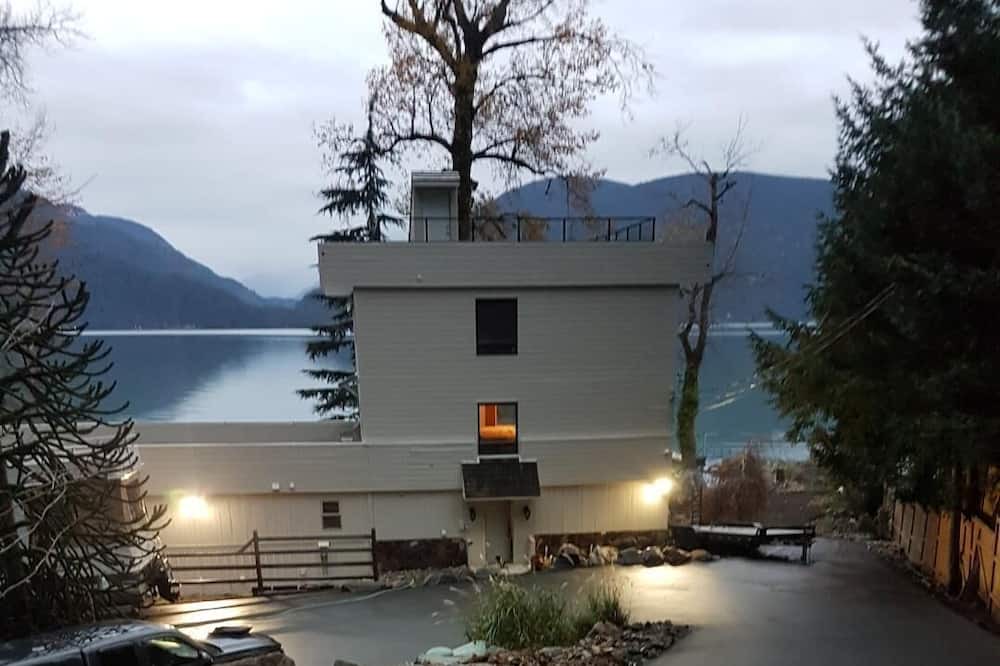 Photo of Outdoor in Harrison Hot Springs