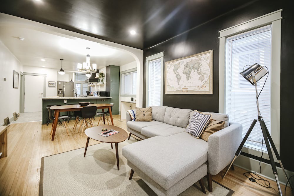 Photo of Livingroom in Saskatoon Downtown