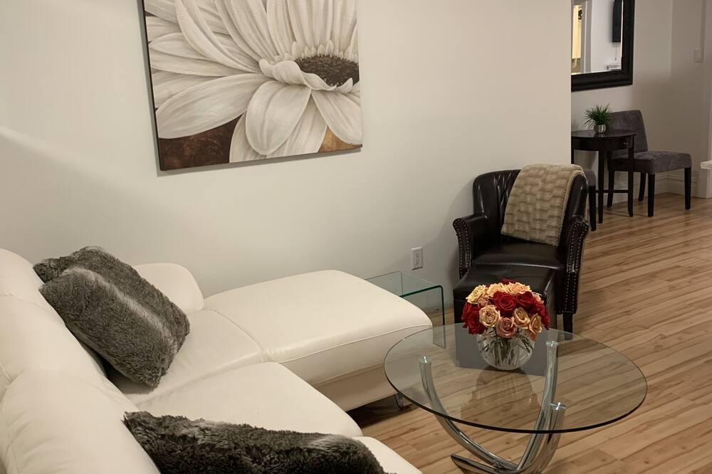 Photo of Livingroom in District of North Vancouver