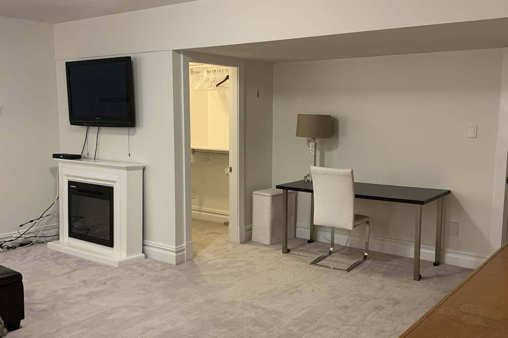 Photo of Bedroom in District of North Vancouver
