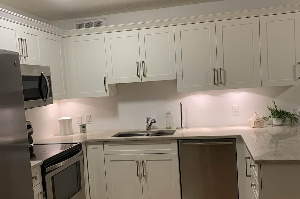 Photo of Kitchen in District of North Vancouver