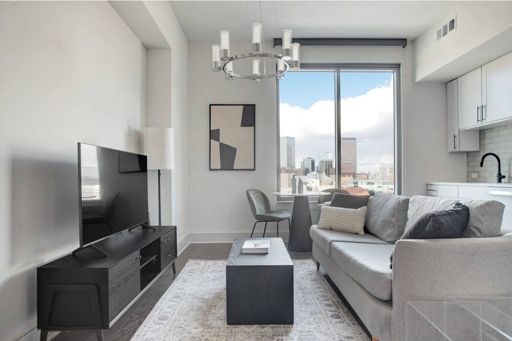 Photo of Livingroom in Civic Center