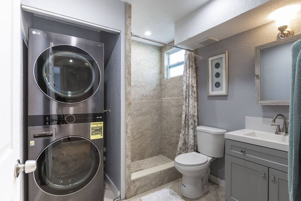 Photo of Bathroom in BallenIsles