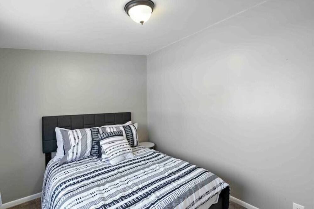 Photo of Bedroom in Avon Lake