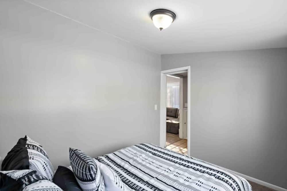 Photo of Bedroom in Avon Lake