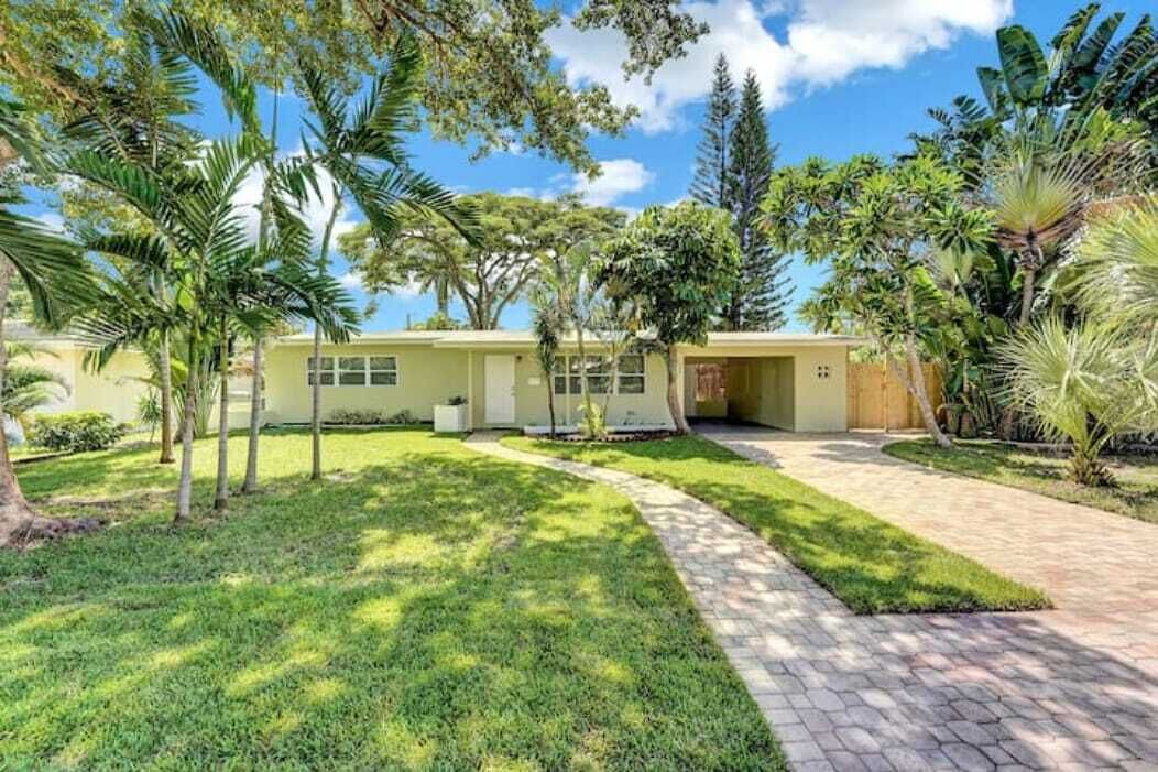 Photo of Outdoor in Beachway Estates