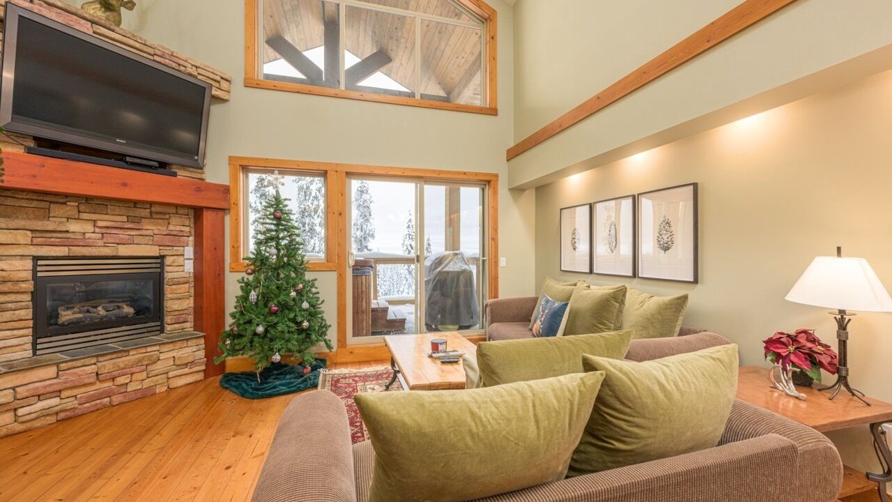 Photo of Livingroom in Snow Pine Estates