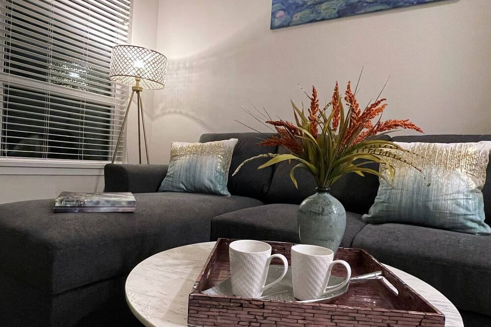 Photo of Livingroom in Tsawwassen