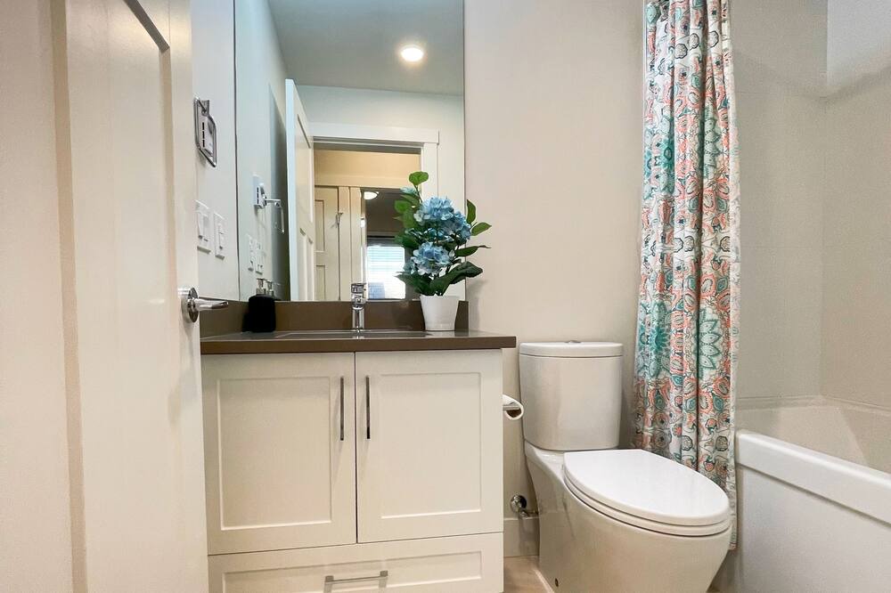 Photo of Bathroom in Tsawwassen