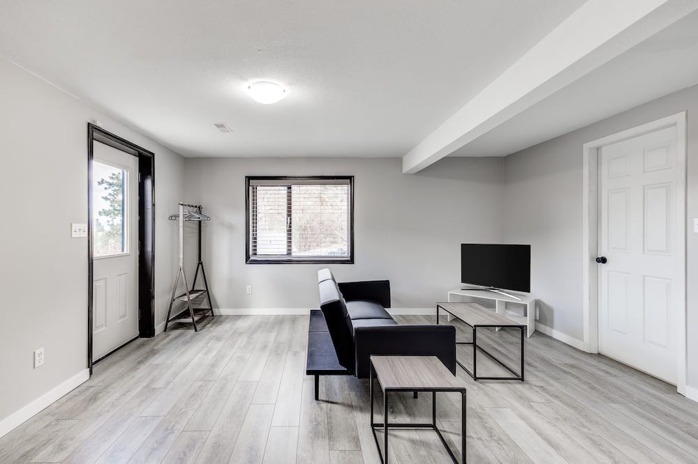 Photo of Livingroom in Okanagan-Similkameen