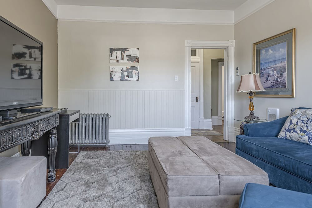 Photo of Livingroom in Vernon