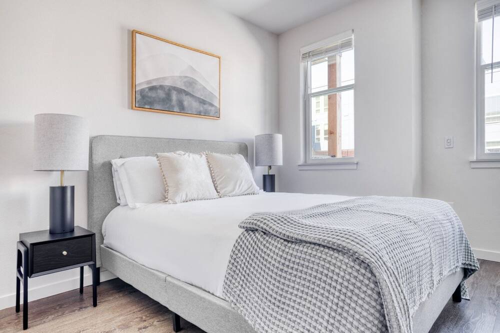 Photo of Bedroom in Five Points