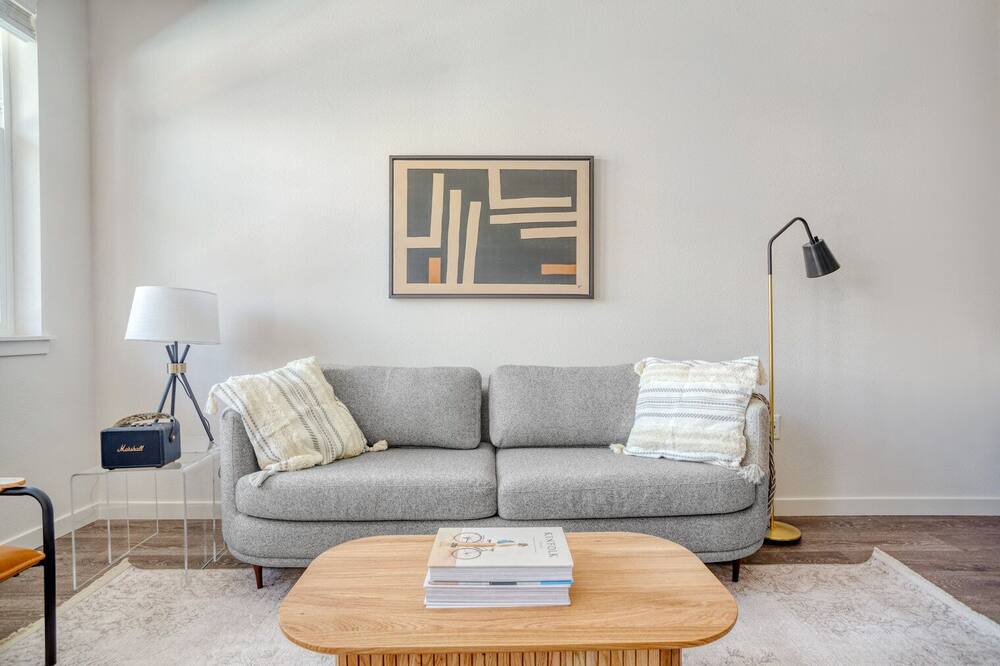 Photo of Livingroom in Five Points